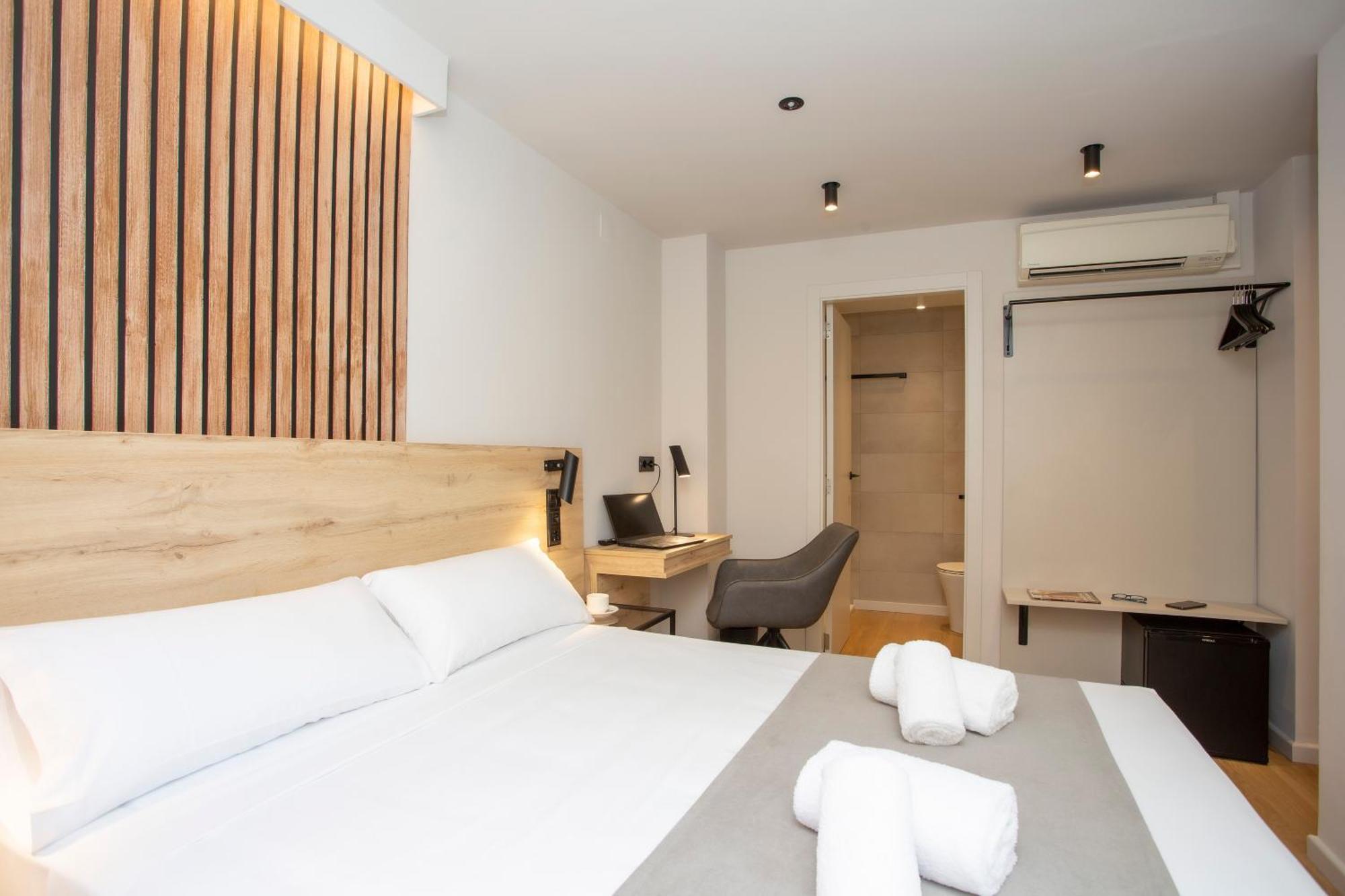 Aila II Hotel Boutique By Singularstays - Digital Access Burjassot Bagian luar foto