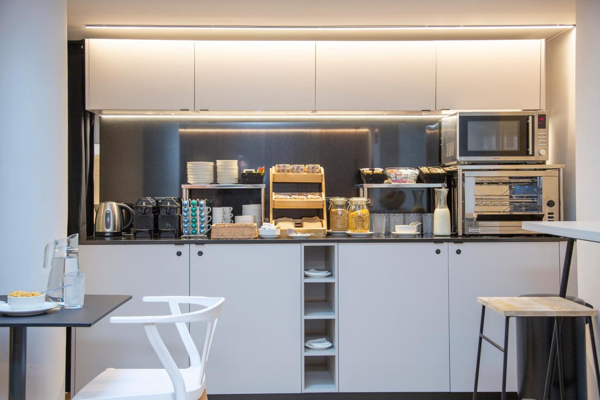 Aila II Hotel Boutique By Singularstays - Digital Access Burjassot Bagian luar foto