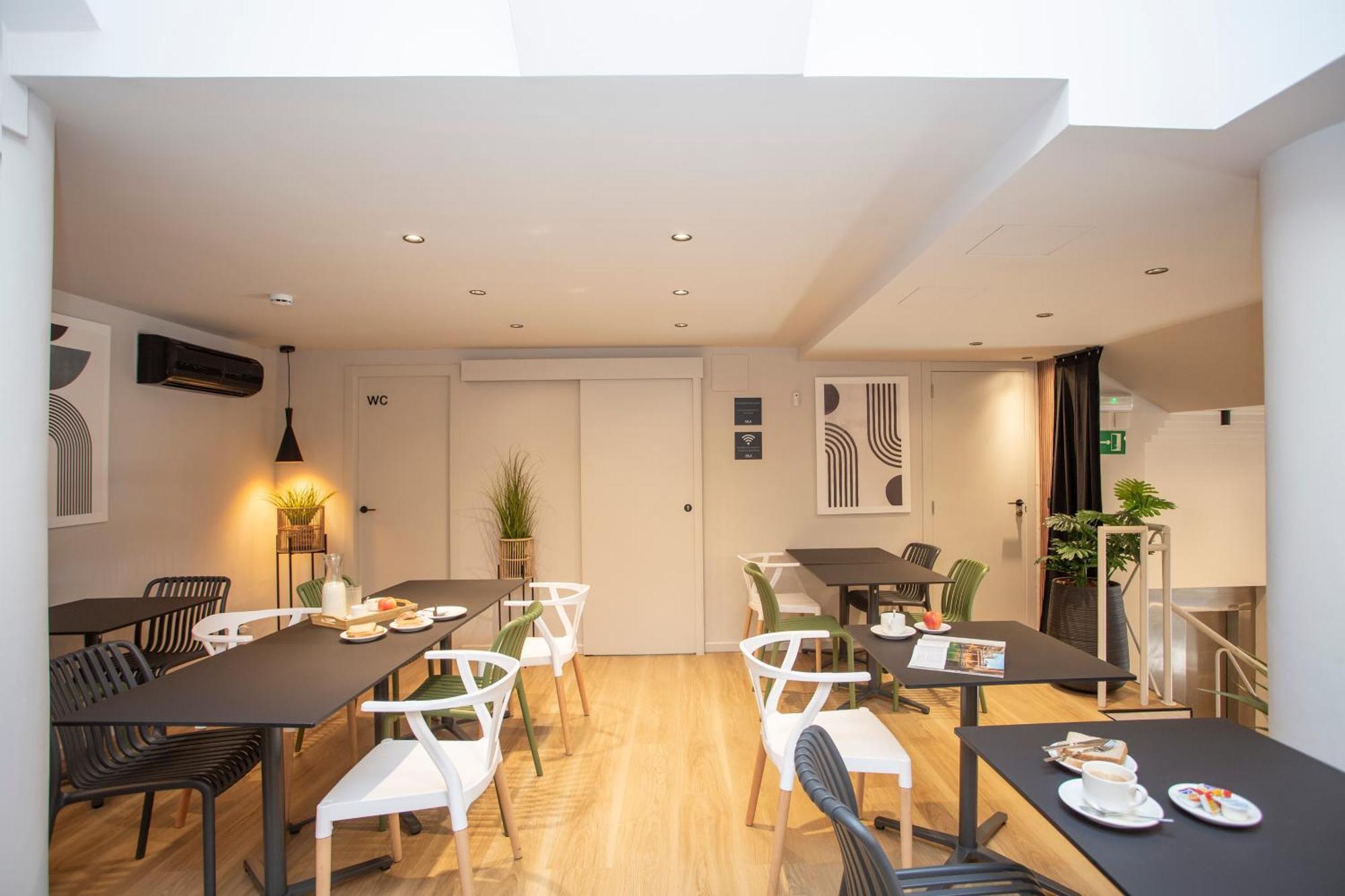 Aila II Hotel Boutique By Singularstays - Digital Access Burjassot Bagian luar foto